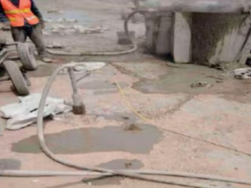 应县水泥混凝土路面板底注浆技术 路面脱空注浆整治方案