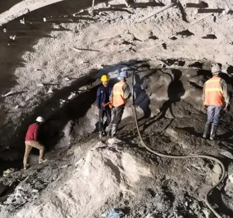 应县拱顶带模注浆料的施工流程及注意事项